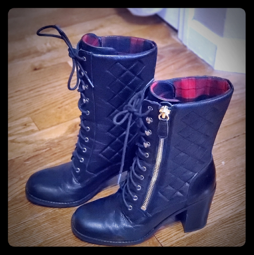 Guess boots